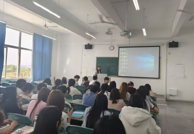 选择性必修以及选修学分独立设置了信息技能通用技能课程